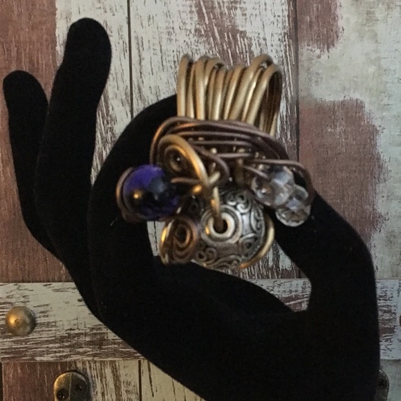 UNIQUE HEAVY METAL RING - Picture 7 of 8